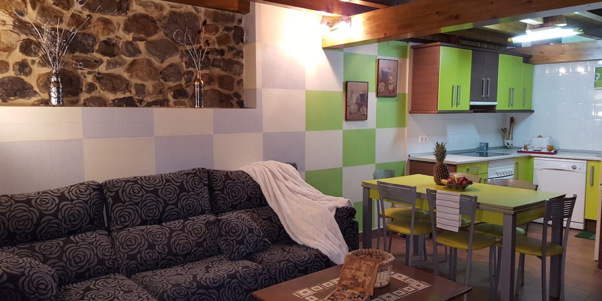Salón y cocina de La Plazuela I